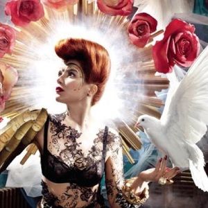 Meet your Posher, Karina.